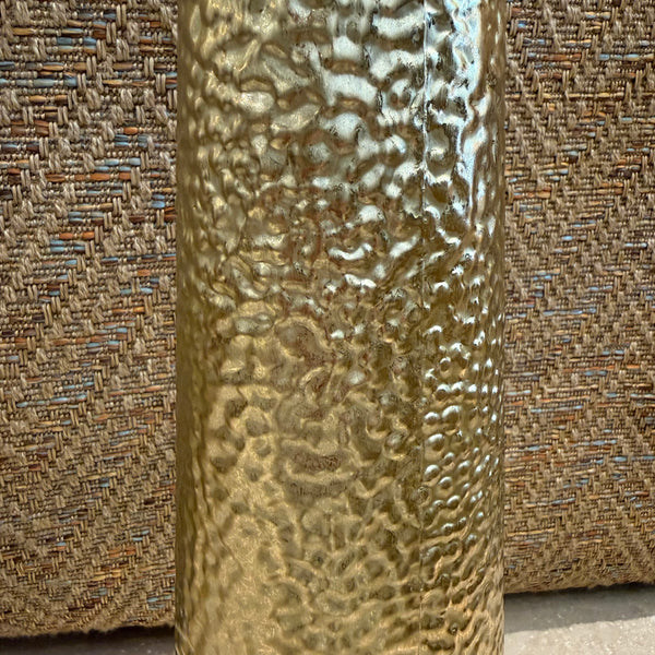 Vase martelé doré